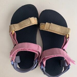 Teva girls sandals